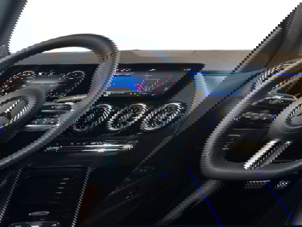 Mercedes-Benz GLA SUV nuova a Bologna (14)