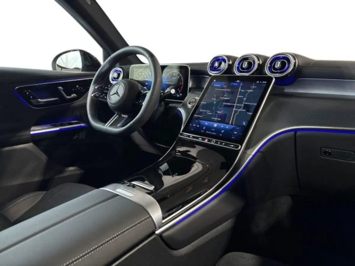 Mercedes-Benz GLC nuova a Bologna (15)