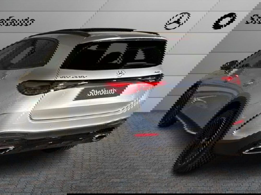 Mercedes-Benz GLC nuova a Bologna (5)