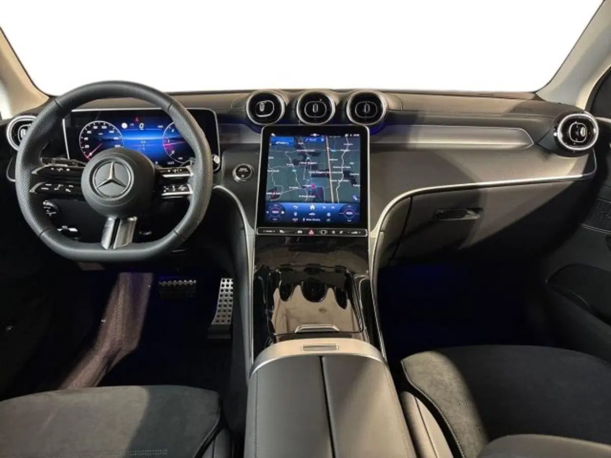 Mercedes-Benz GLC nuova a Bologna (13)