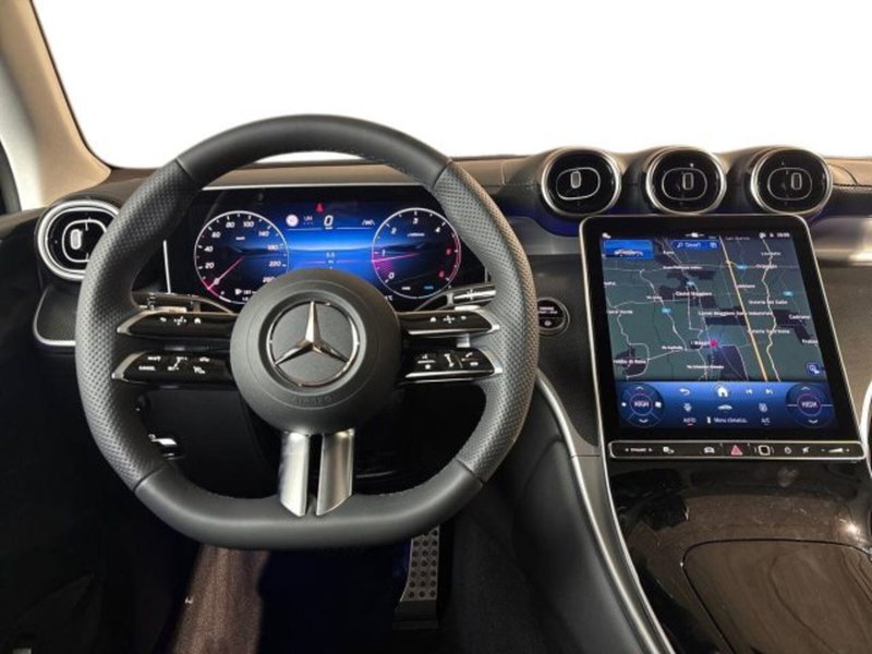 Mercedes-Benz GLC nuova a Bologna (14)