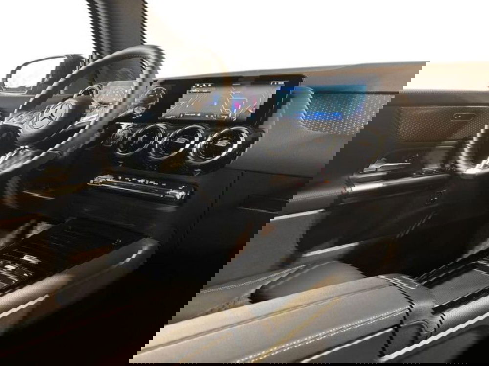 Mercedes-Benz GLA SUV nuova a Bologna (15)