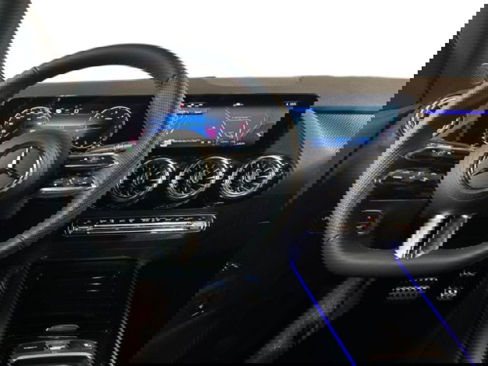 Mercedes-Benz GLA SUV nuova a Bologna (14)