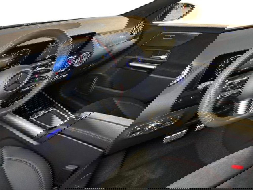 Mercedes-Benz GLA SUV nuova a Bologna (11)