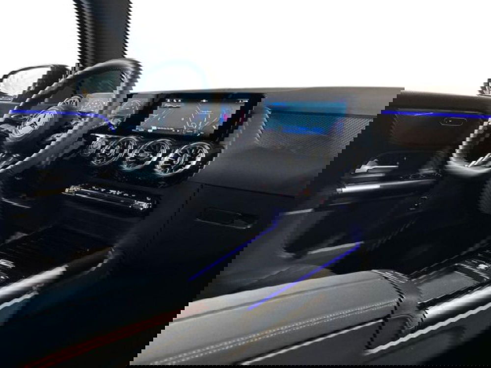 Mercedes-Benz GLA SUV nuova a Bologna (15)