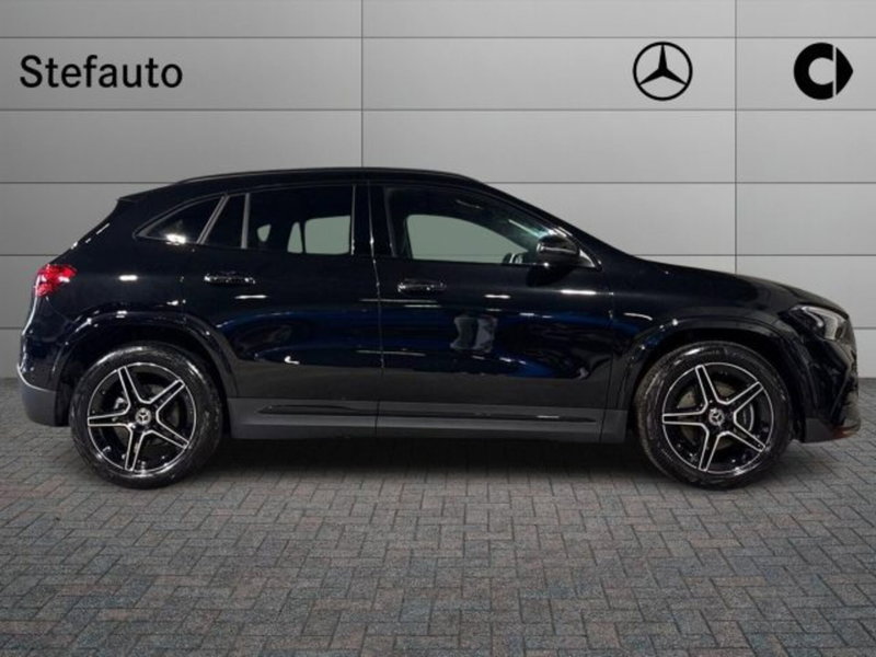 Mercedes-Benz GLA SUV nuova a Bologna (2)