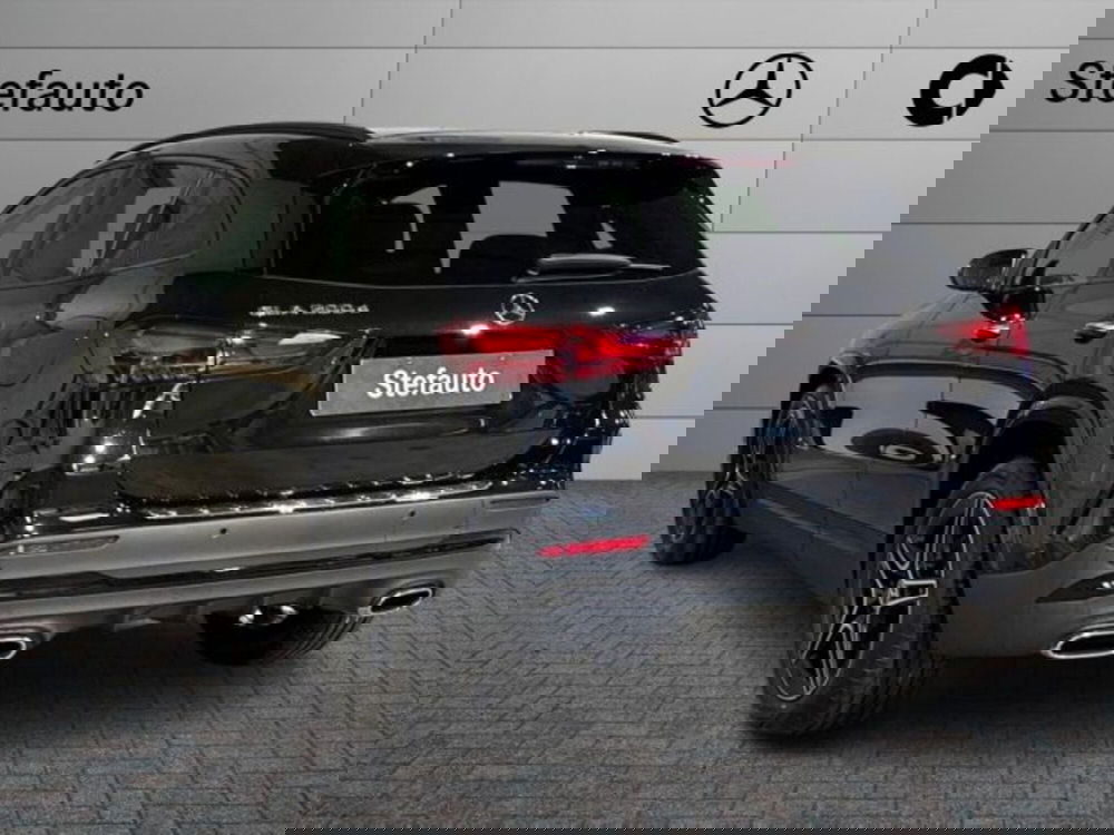 Mercedes-Benz GLA SUV nuova a Bologna (5)