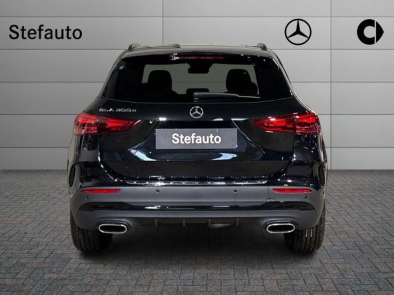 Mercedes-Benz GLA SUV nuova a Bologna (6)