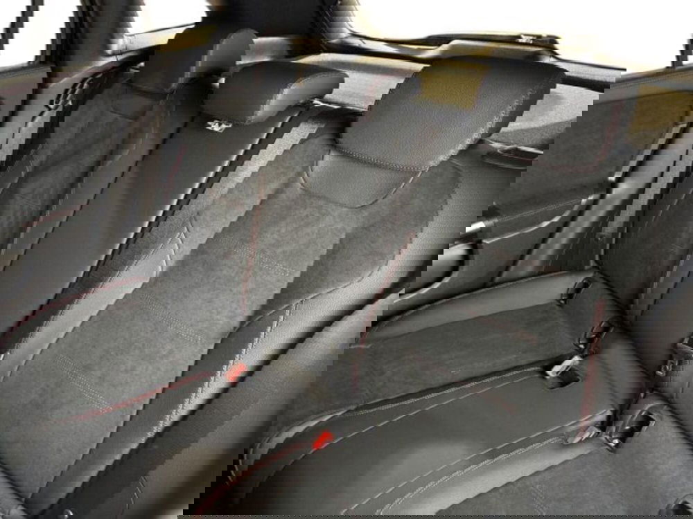 Mercedes-Benz GLA SUV nuova a Bologna (9)