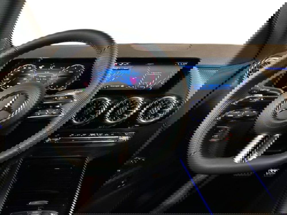 Mercedes-Benz GLA SUV nuova a Bologna (14)