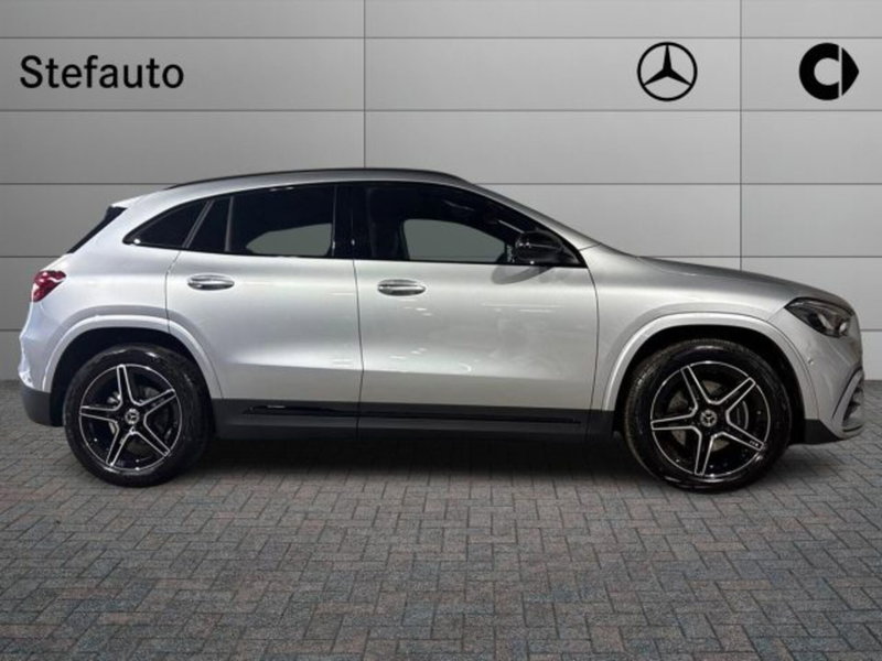 Mercedes-Benz GLA SUV nuova a Bologna (2)