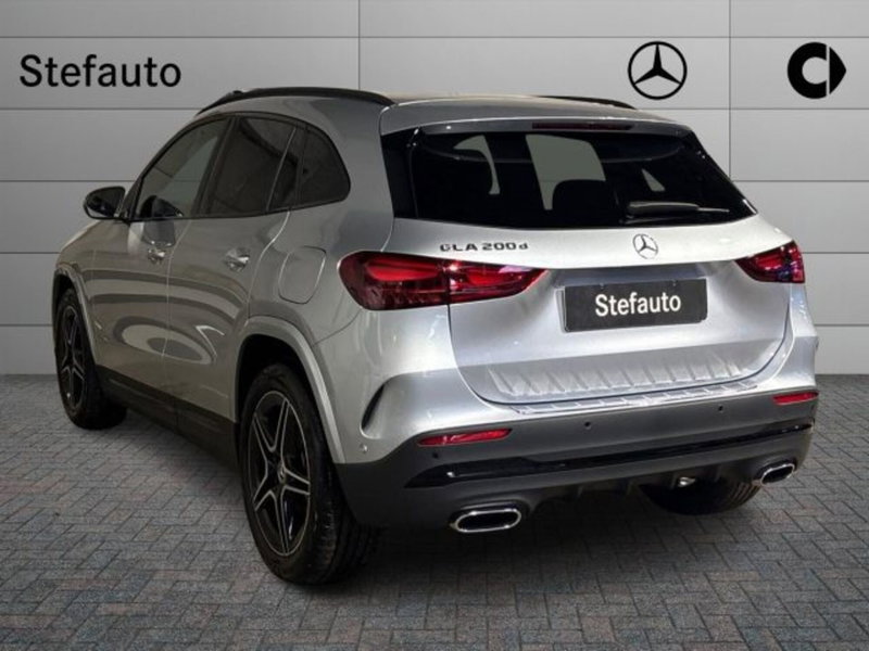 Mercedes-Benz GLA SUV nuova a Bologna (5)