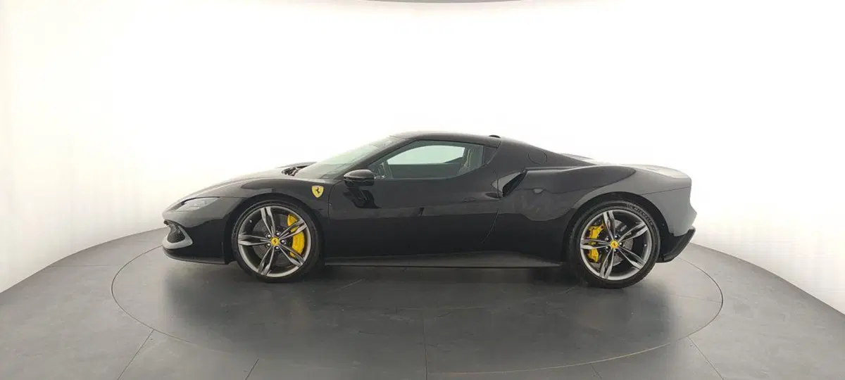 Ferrari 296 Coupé usata a Perugia (9)