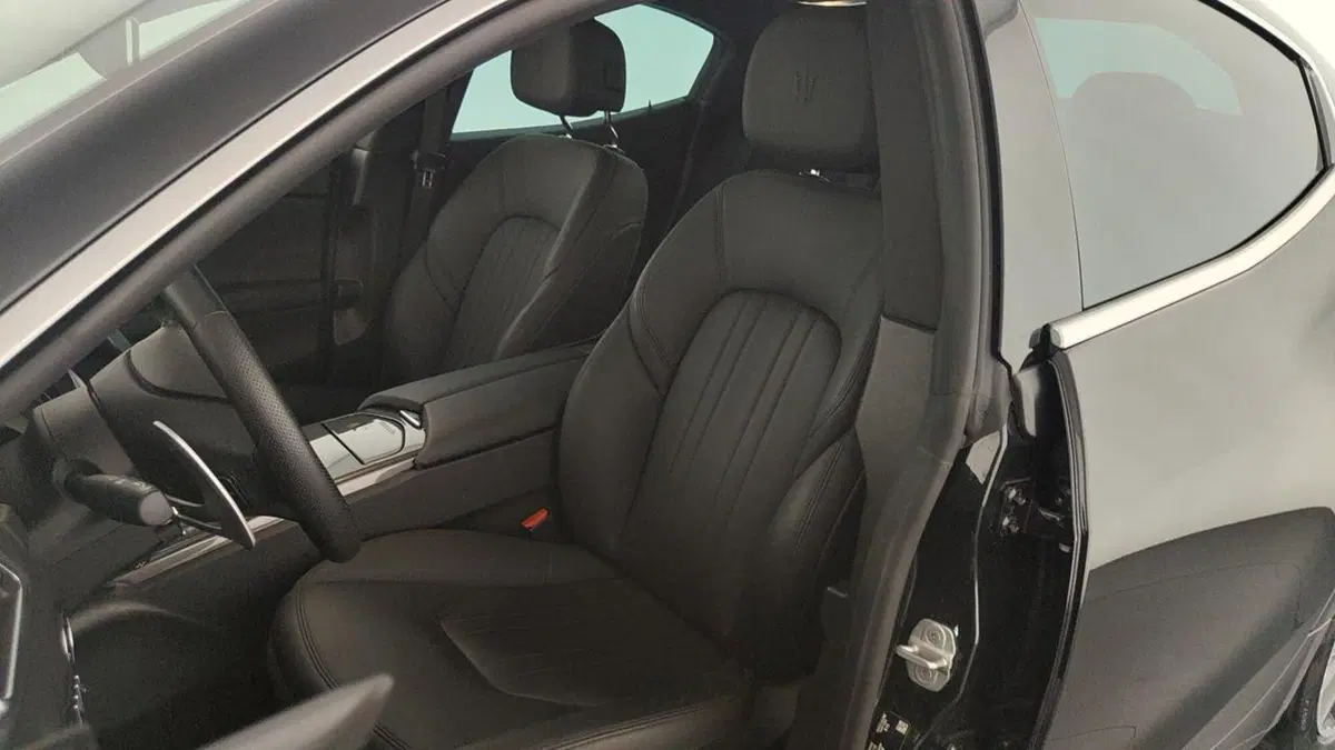 Maserati Ghibli usata a Perugia (12)