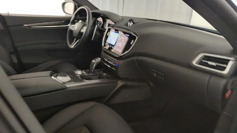 Maserati Ghibli usata a Perugia (14)