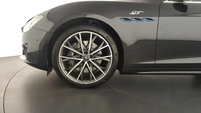 Maserati Ghibli usata a Perugia (9)