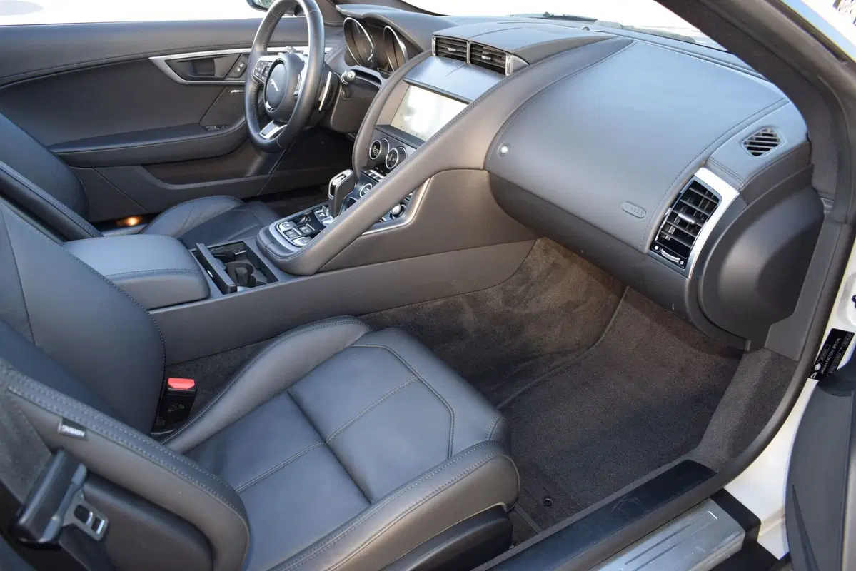 Jaguar F-Type Cabrio usata a Cuneo (11)