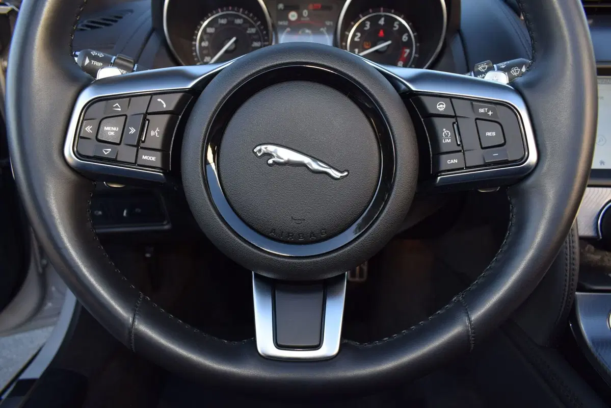 Jaguar F-Type Cabrio usata a Cuneo (12)