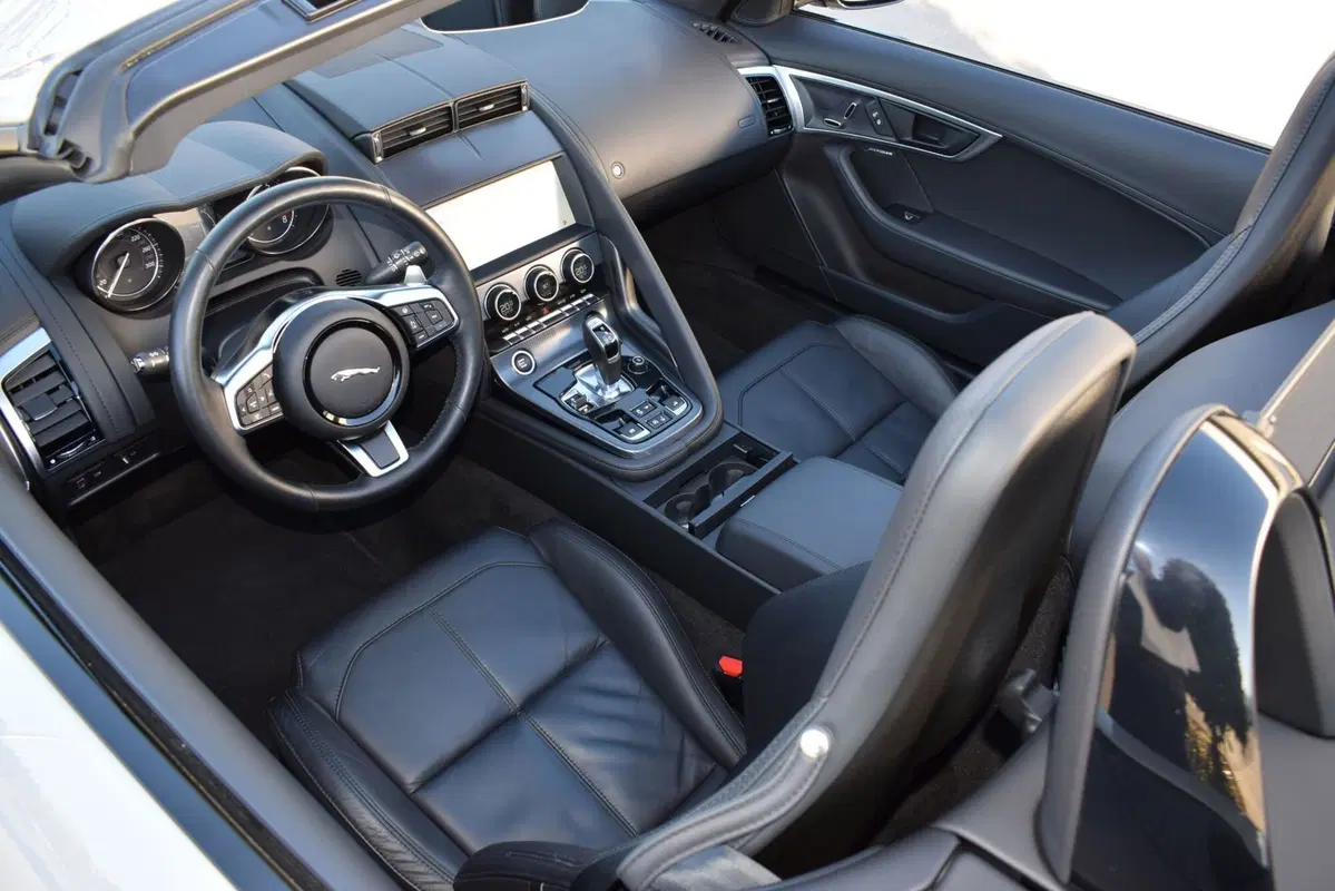 Jaguar F-Type Cabrio usata a Cuneo (9)