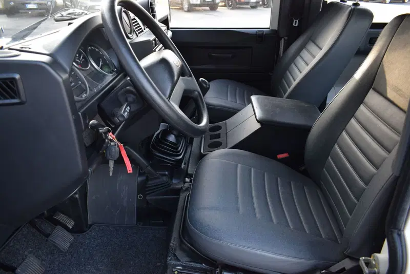 Land Rover Defender usata a Cuneo (12)