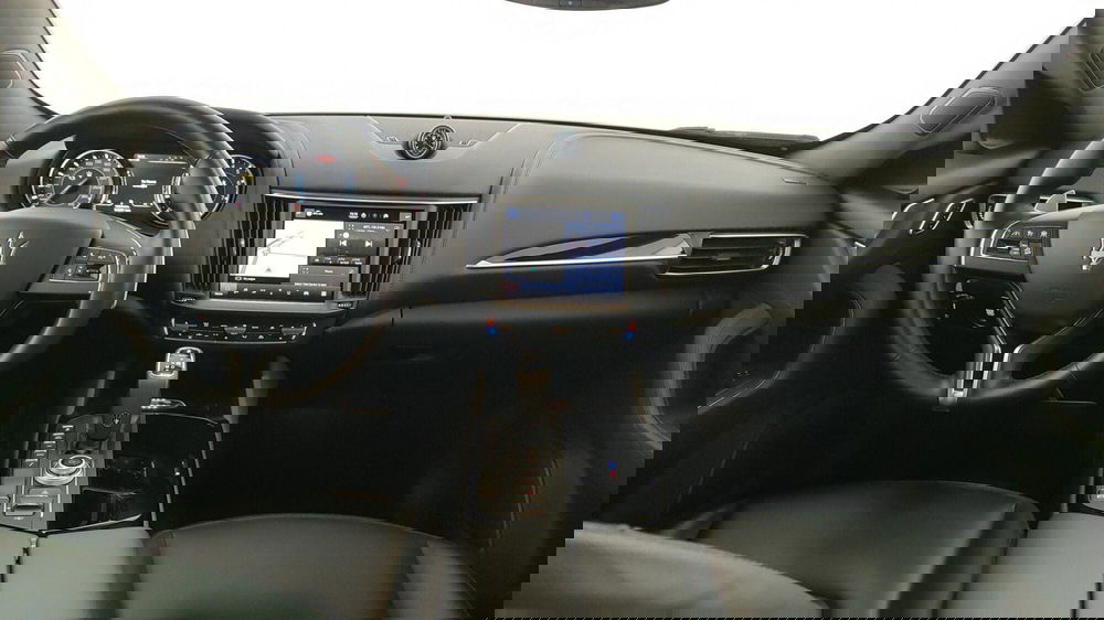 Maserati Levante usata a Perugia (14)