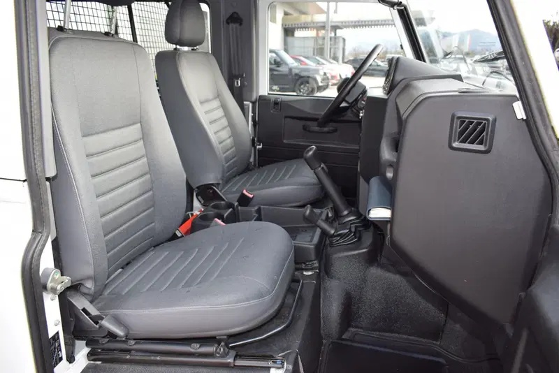 Land Rover Defender usata a Cuneo (11)