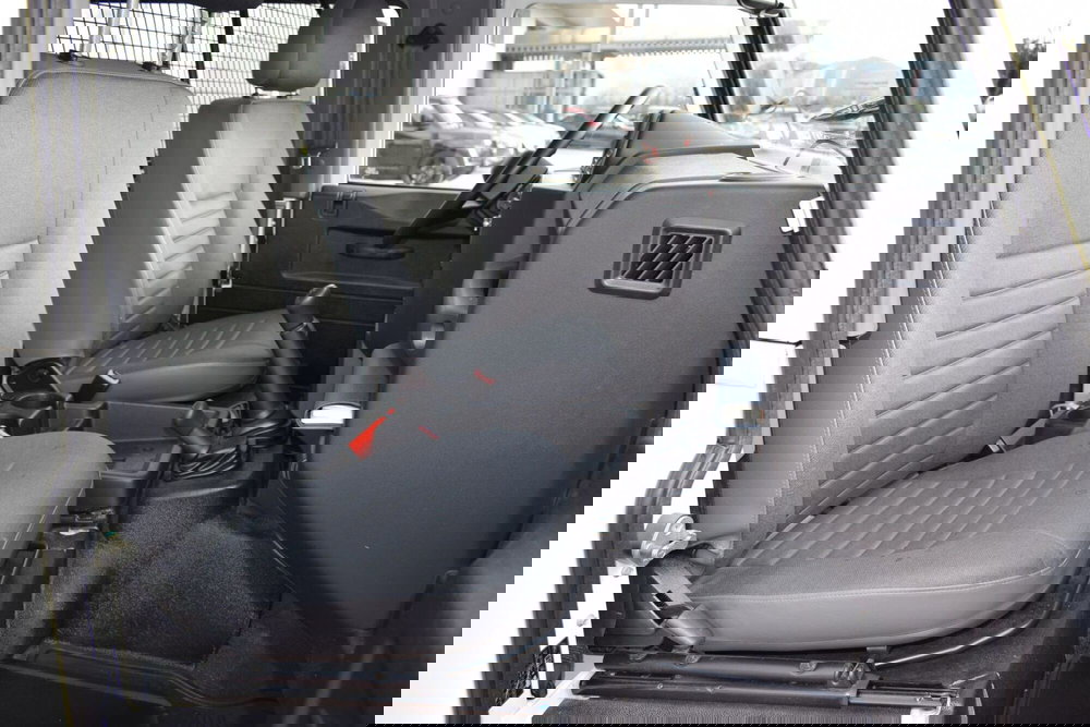 Land Rover Defender usata a Cuneo (11)