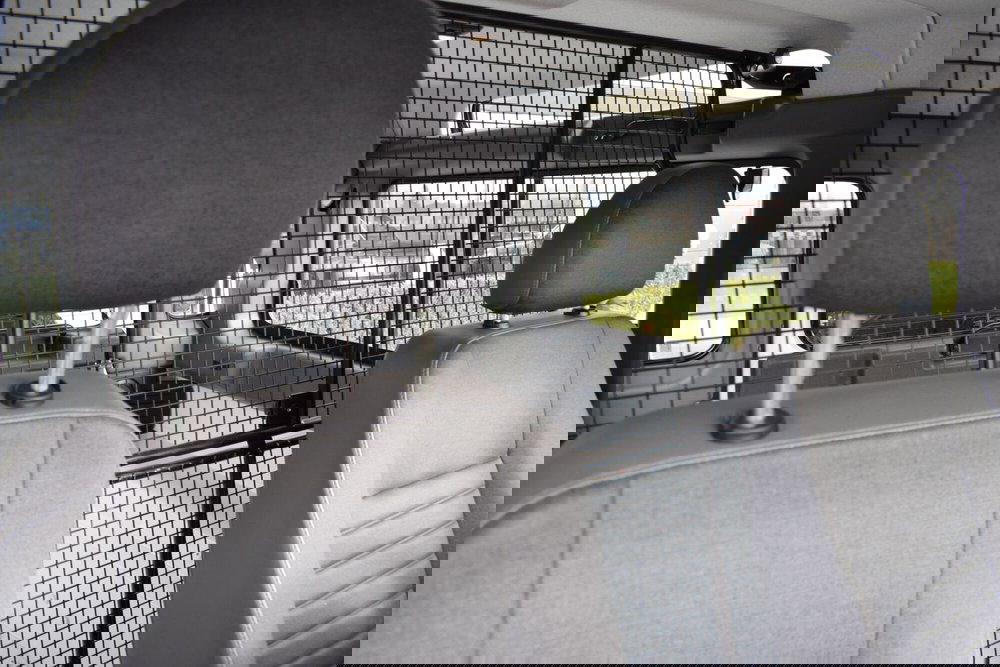 Land Rover Defender usata a Cuneo (15)