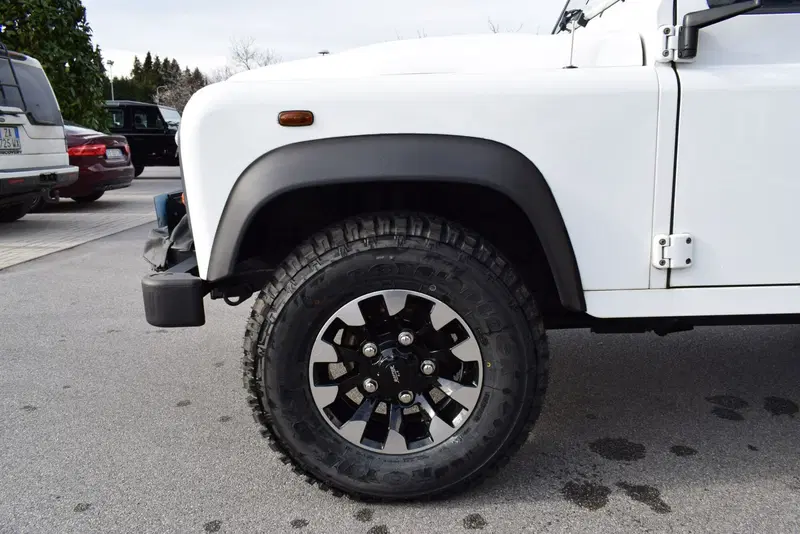 Land Rover Defender usata a Cuneo (16)