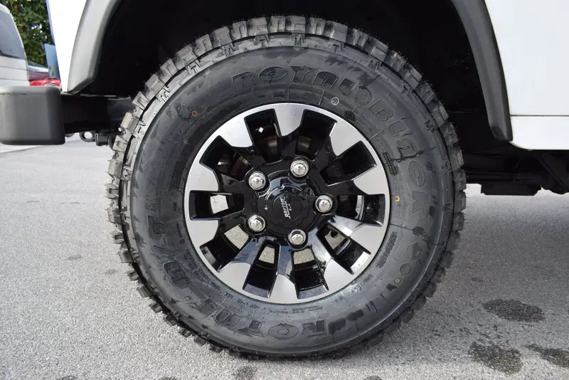 Land Rover Defender usata a Cuneo (17)