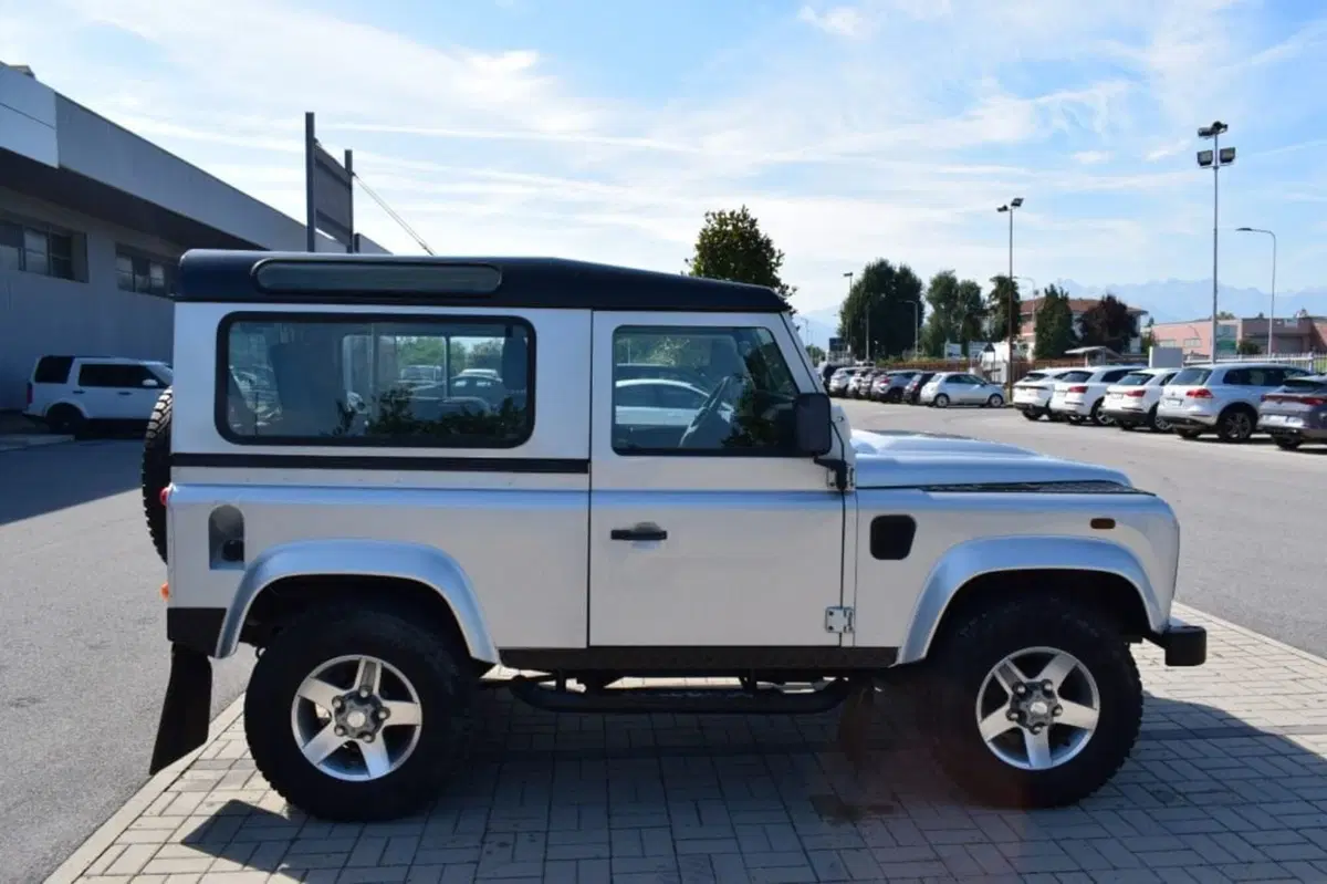 Land Rover Defender usata a Cuneo (7)