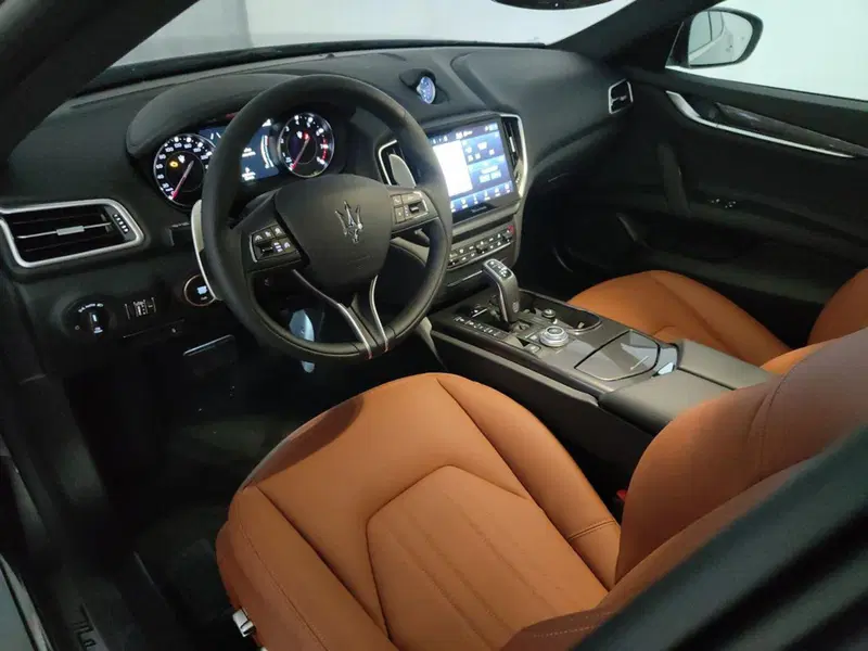 Maserati Ghibli usata a Perugia (13)