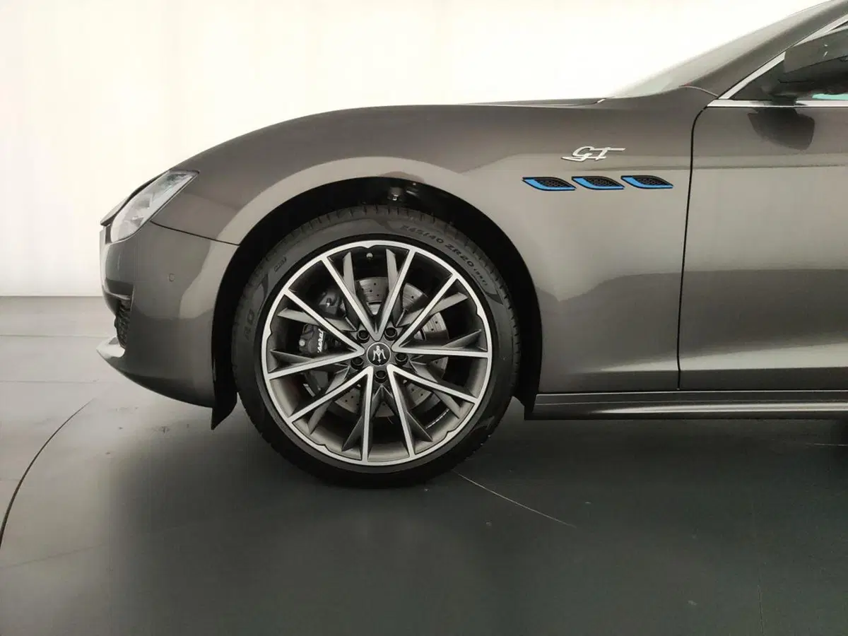 Maserati Ghibli usata a Perugia (8)