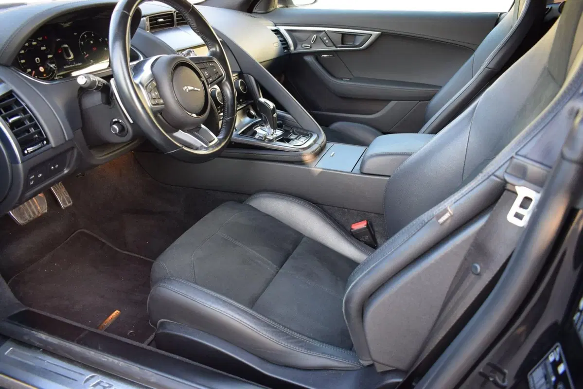 Jaguar F-Type Coupé usata a Cuneo (15)