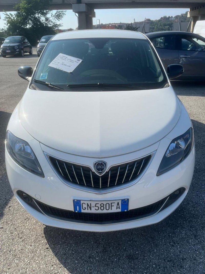 Lancia Ypsilon usata a Perugia (2)