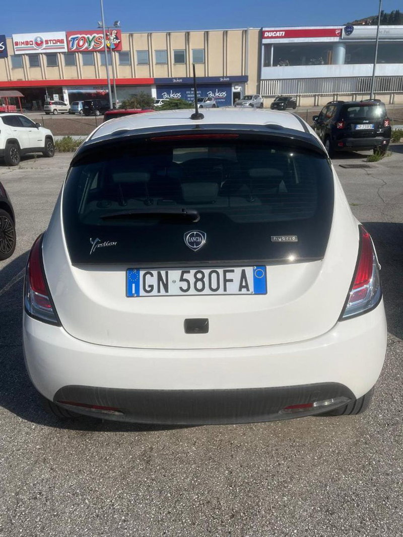 Lancia Ypsilon usata a Perugia (3)