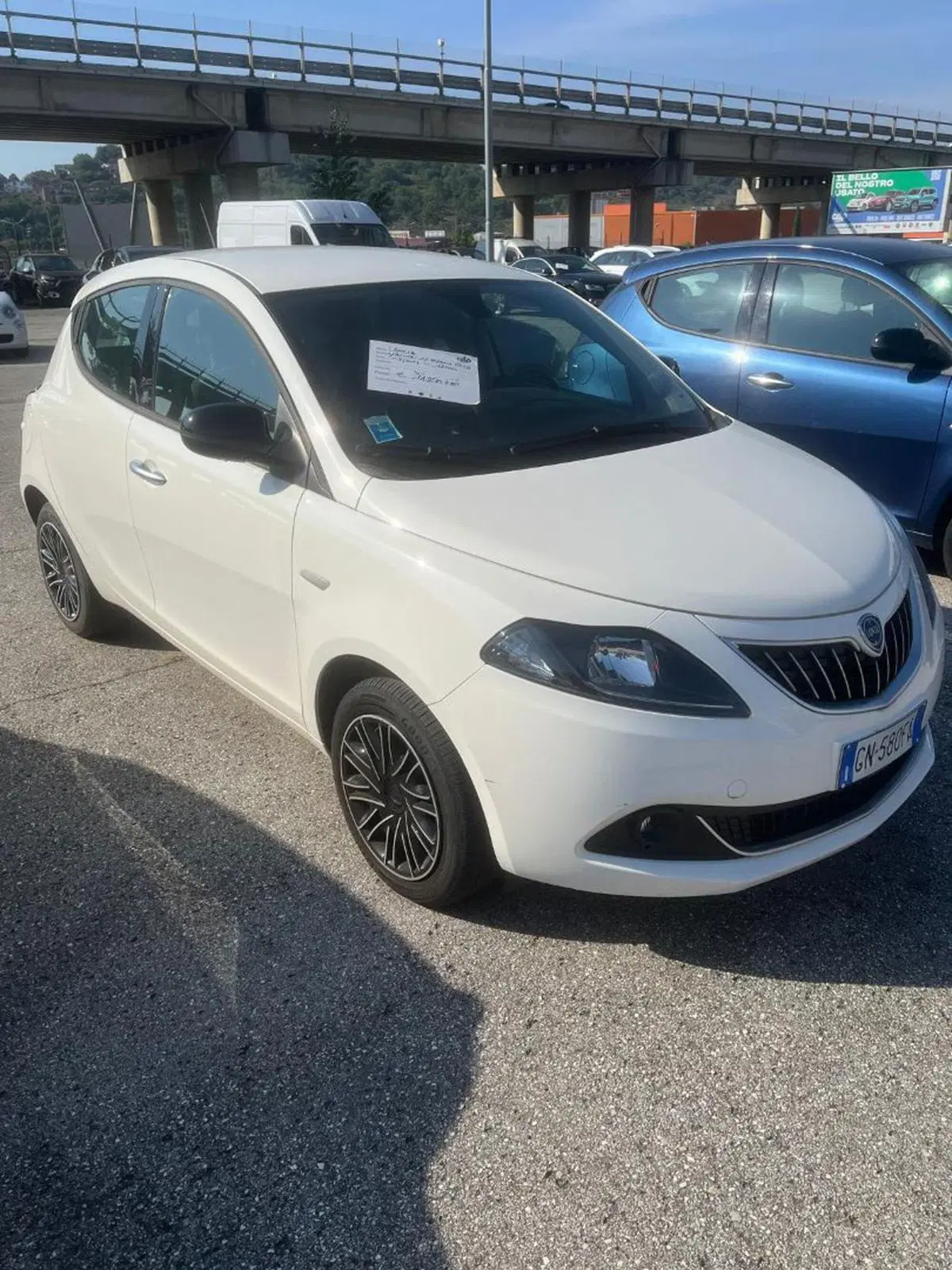 Lancia Ypsilon usata a Perugia (4)