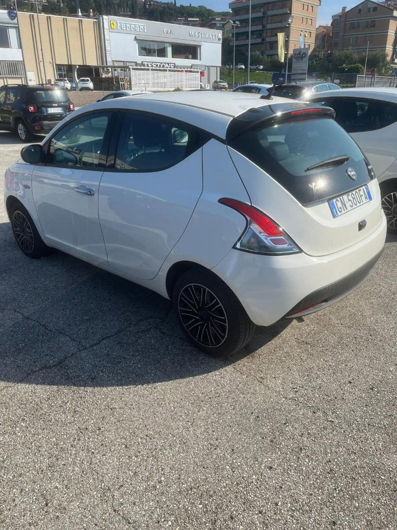 Lancia Ypsilon usata a Perugia (5)