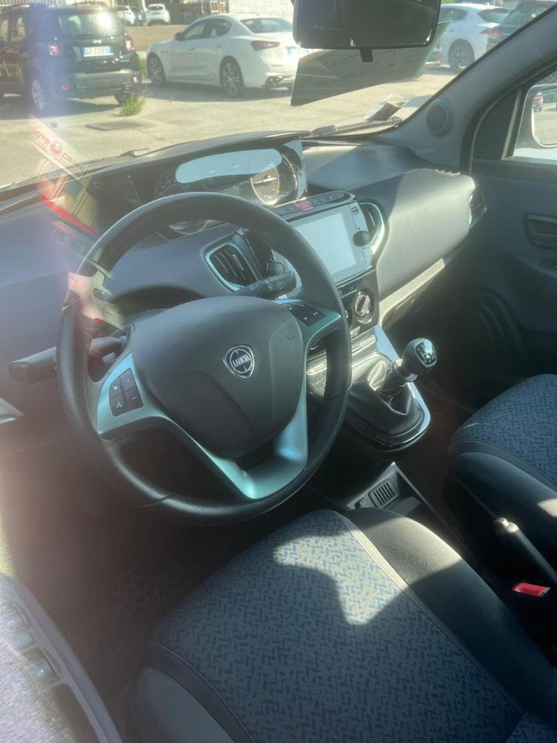 Lancia Ypsilon usata a Perugia (6)