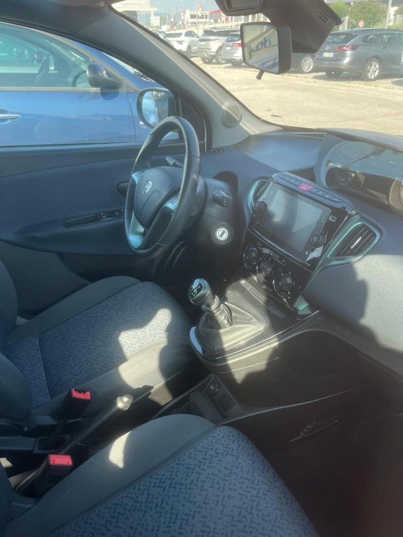 Lancia Ypsilon usata a Perugia (8)