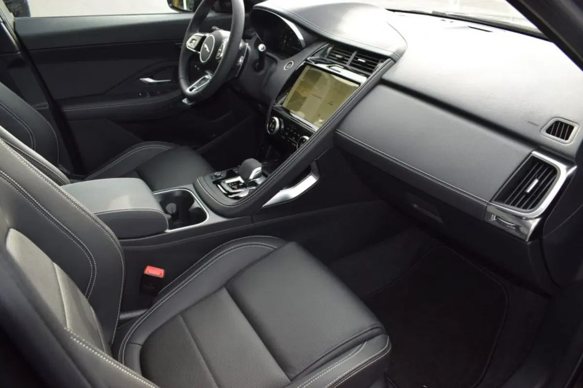 Jaguar E-Pace usata a Cuneo (11)