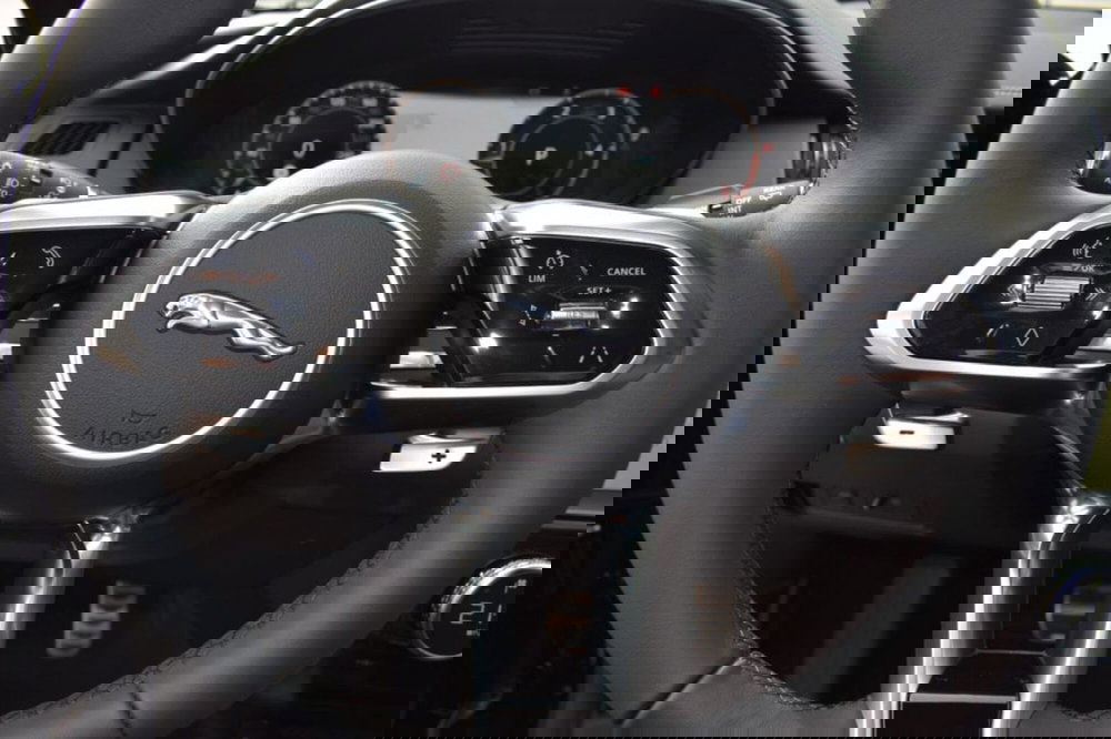 Jaguar E-Pace usata a Cuneo (13)