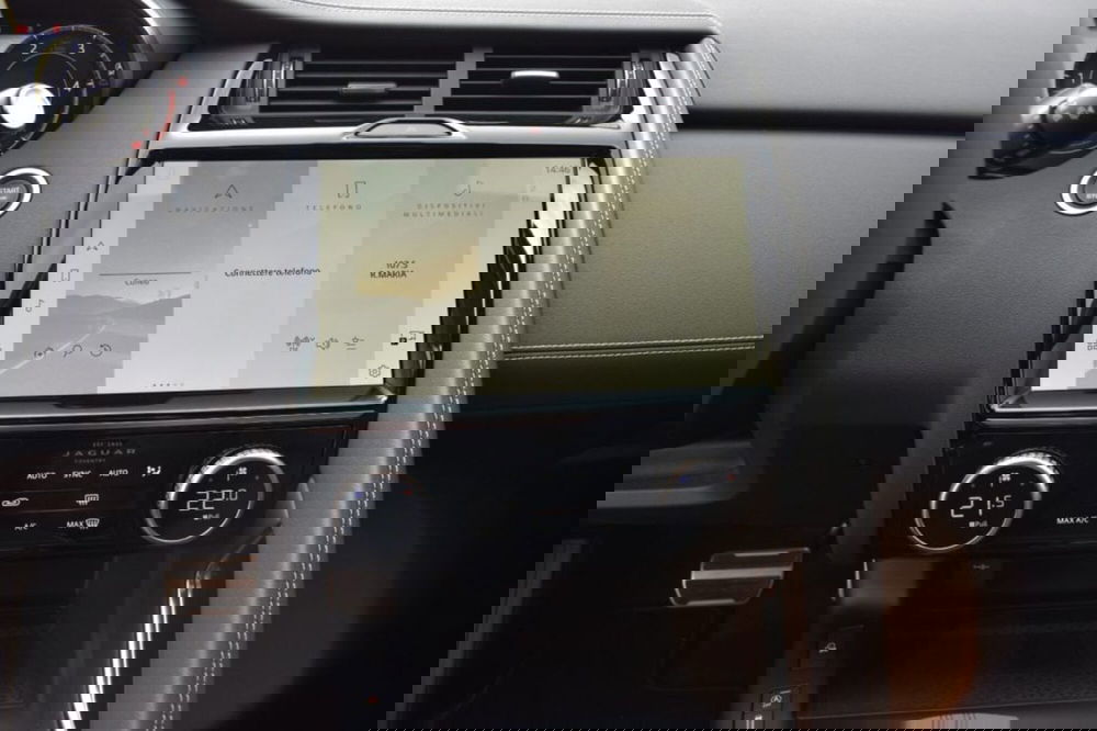 Jaguar E-Pace usata a Cuneo (14)