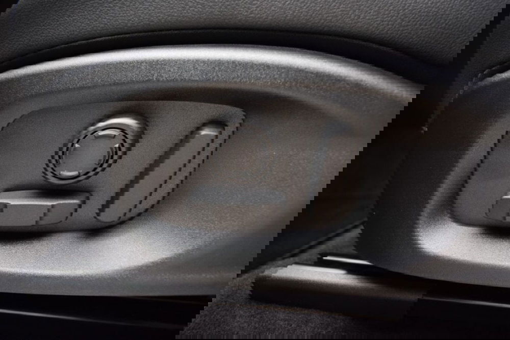 Jaguar E-Pace usata a Cuneo (15)