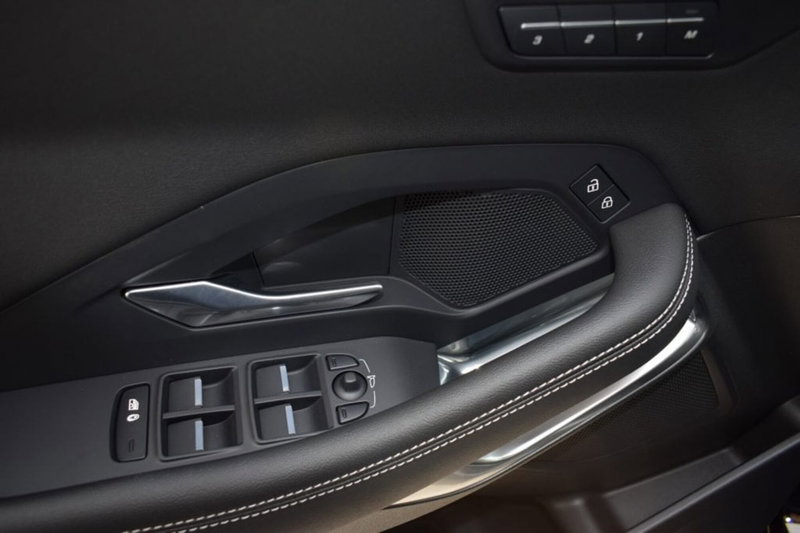 Jaguar E-Pace usata a Cuneo (16)