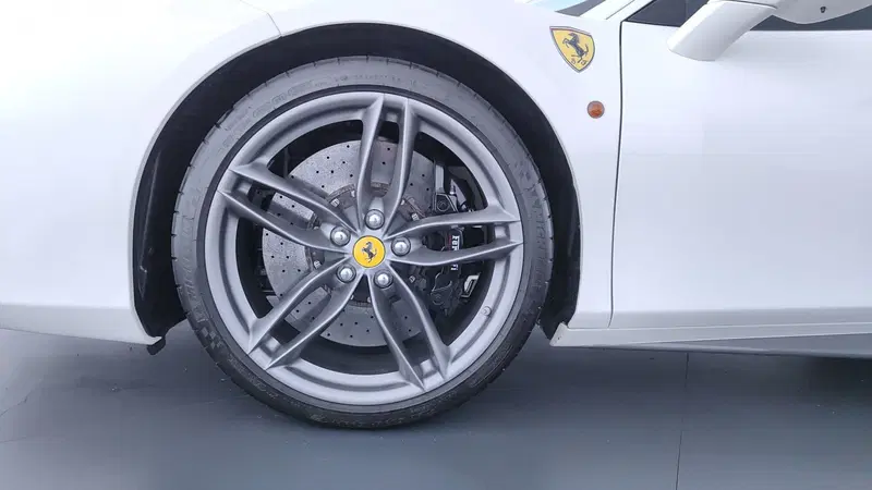 Ferrari 488 Coupé usata a Perugia (9)