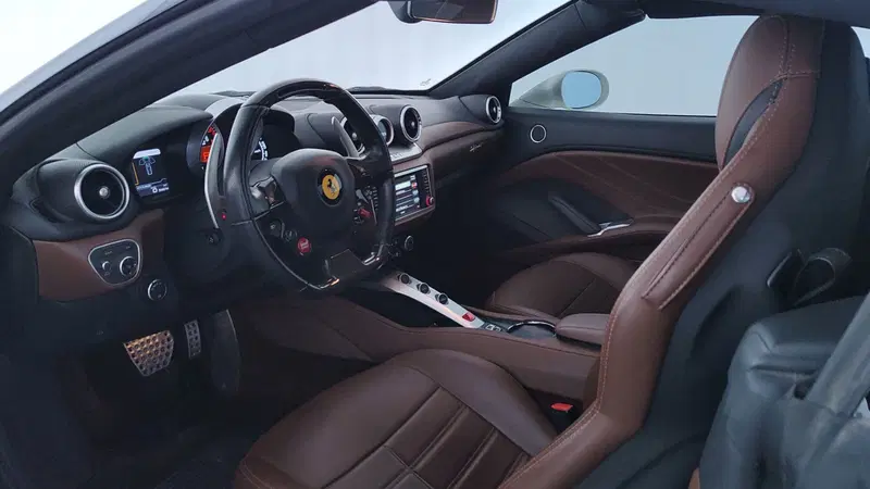 Ferrari California Spider usata a Perugia (12)
