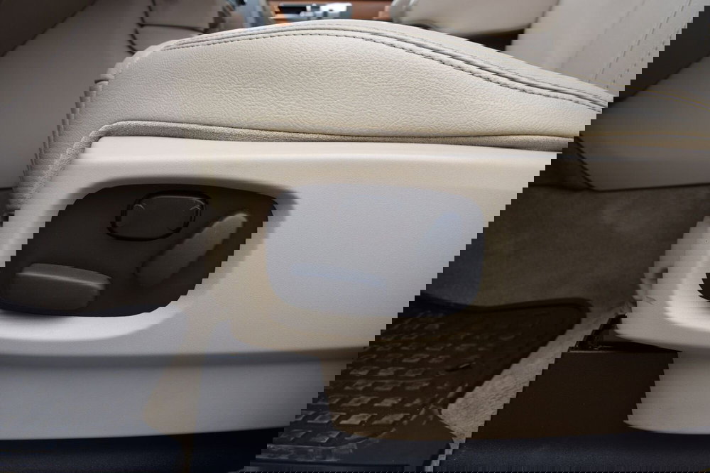 Land Rover Discovery usata a Cuneo (15)