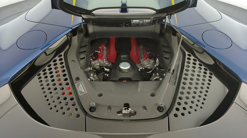 Ferrari SF90 Coupé usata a Perugia (11)