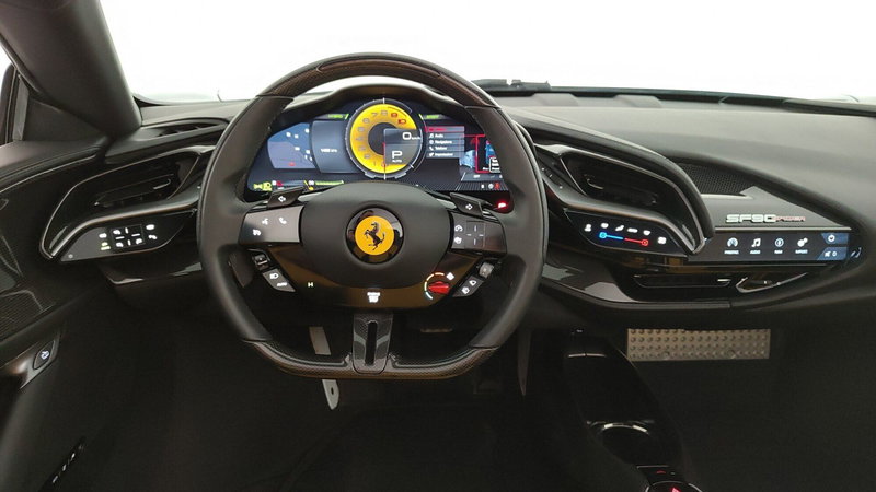 Ferrari SF90 Coupé usata a Perugia (12)